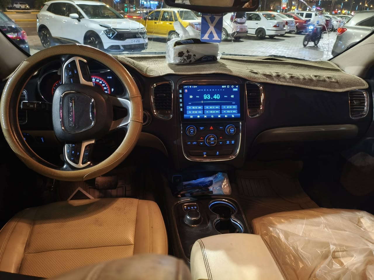 السلام عليكم للبيع دوج دورنكو2016 امريكي رقم بغداد انكليزي بسمي  مكينه 6 سلندر 3600 ماشيه 150 الف كيلو متر حقيقي ميه بالميه كشنات امامي هيتر وتدفئه بالستيرن كشنات جلد   منفصل السياره جاهزه من جمييع النواحي حداديه تايرات مكينه كير تبريد تدفئه كله جاهز مكان السياره كربلاء سعر السياره 193 ورقه للاستفسار اتصال+بي واتساب ***********
