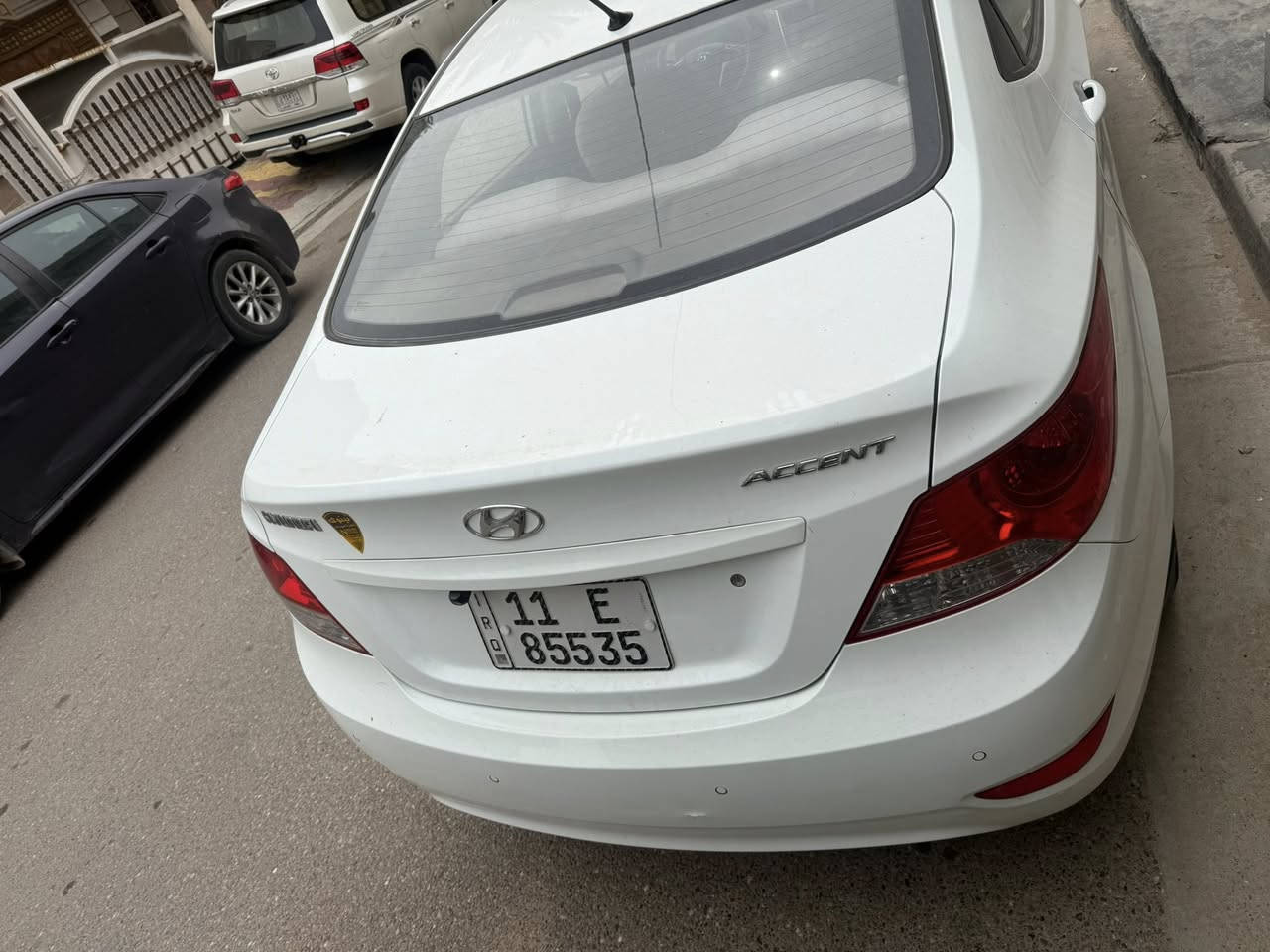 اكسنت خليجي موديل 2013ماشيه 47 الف
رقم جديد 
تحكم استيرن اشاير بالمري بلوتوث اوكس السياره السياره بيه طخه مصبوغه جزء من الباب الامامي والباب الخلفي مفتوح 
السعره 112
العنوان بغداد حي القادسية ***********
