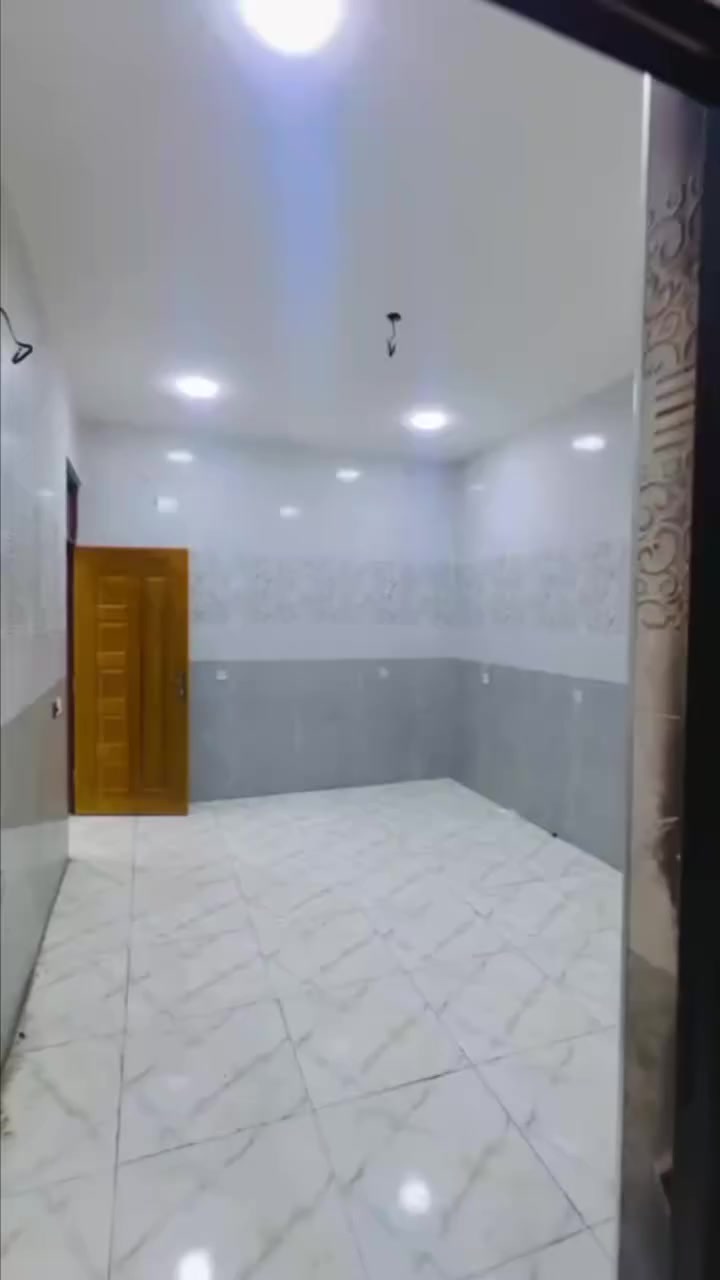 السلام عليكم بيت للإيجار
في حي الحسين قرب الحولي بناء حديث وغرفتين نوم وصاله واستقبال ومطبخ وحمامات وكامل بكل الخدمات
للاستفسار ***********
