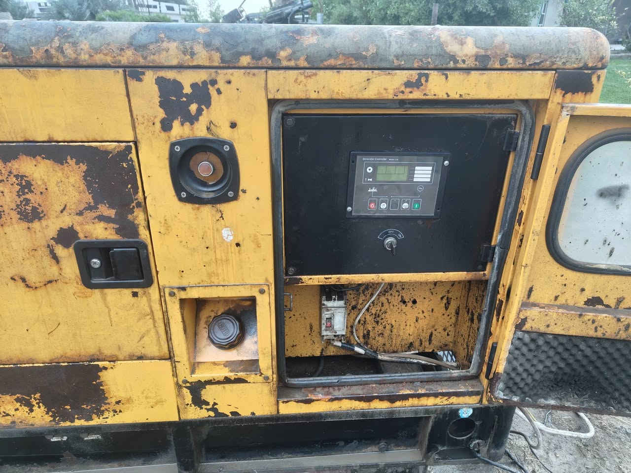 للبيع بيركنز صيني اربعه سلندر 20 كيفي كاتم  تشغيل اوتو السعر 16 ورقة المكان بغداد أطراف أبو  غريب 
***********
***********
