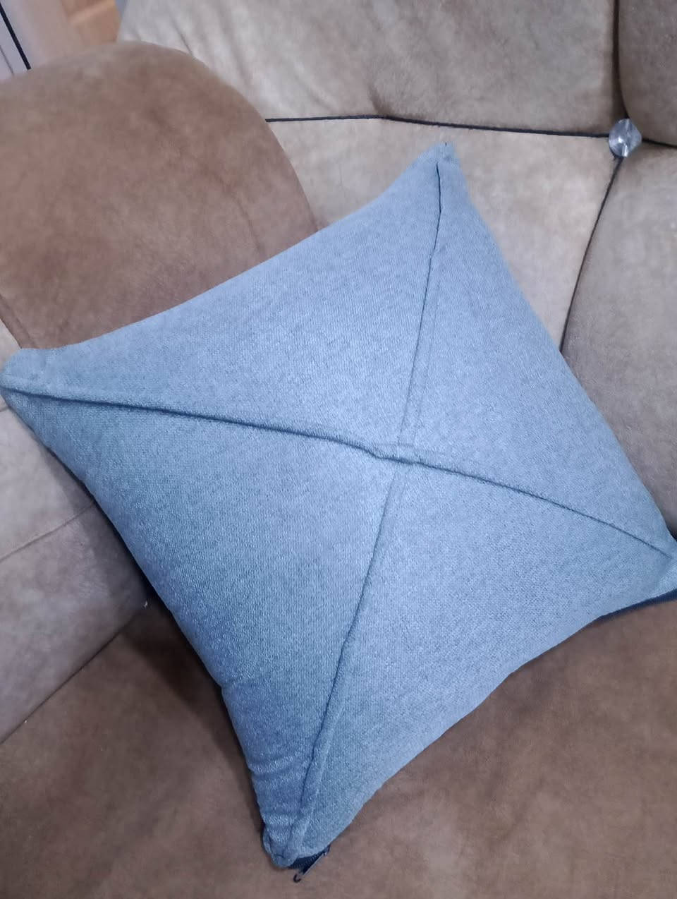 بردة تول الطول ١٨٠ العرض ٤امتار وبسعر 40 ألف 
باقة ورد وبسعر 5 آلاف 
مخاد عدد 6 وبسعر 12 ألف 
العنوان موصل جانب الأيسر حي المزارع 
#الجميع


**إذا كنت صاحب هذا الإعلان وتريد حذفه لأي سبب، رجاءا أرسل رسالة إلى الدعم الفني**