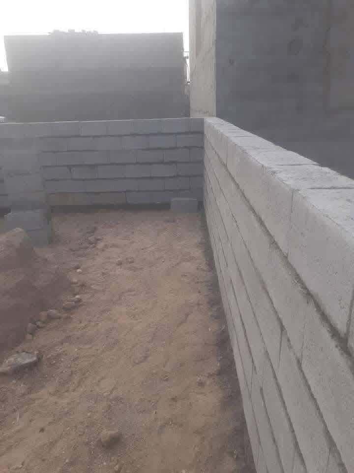 سلام عليكم خلفه بناء بلوك. شرط نضافه والهندسه.  متفرغ حاليا. ***********
