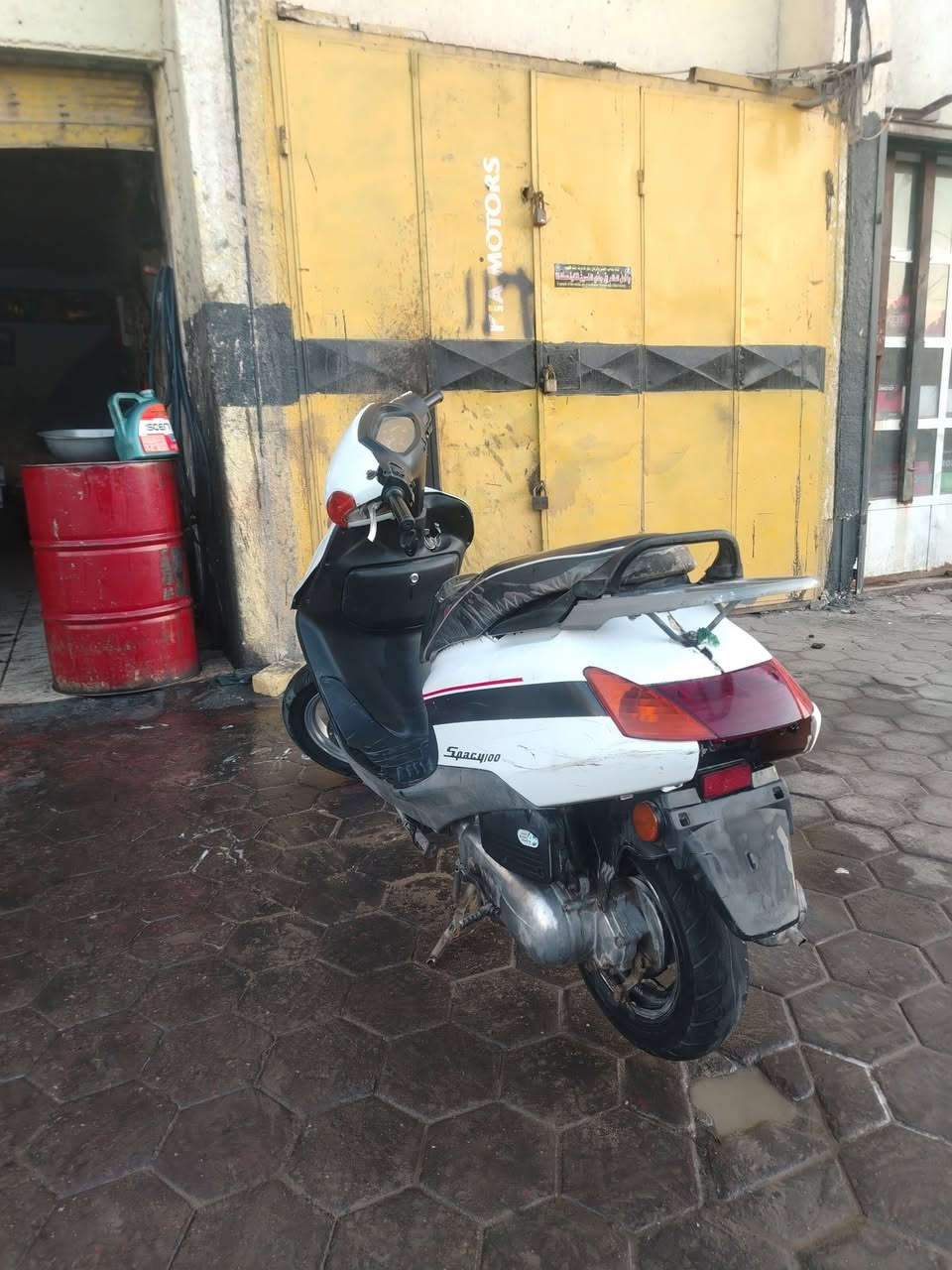 السلام عليكم سبيسي ماليزي بيع او مراوس عوزه باتري وشويه ترتيبات مكينه جديده ناعمه اكسل بلاد دراجه خير من الله نگره تشتغل مكان كوت حي الشهداء ***********
