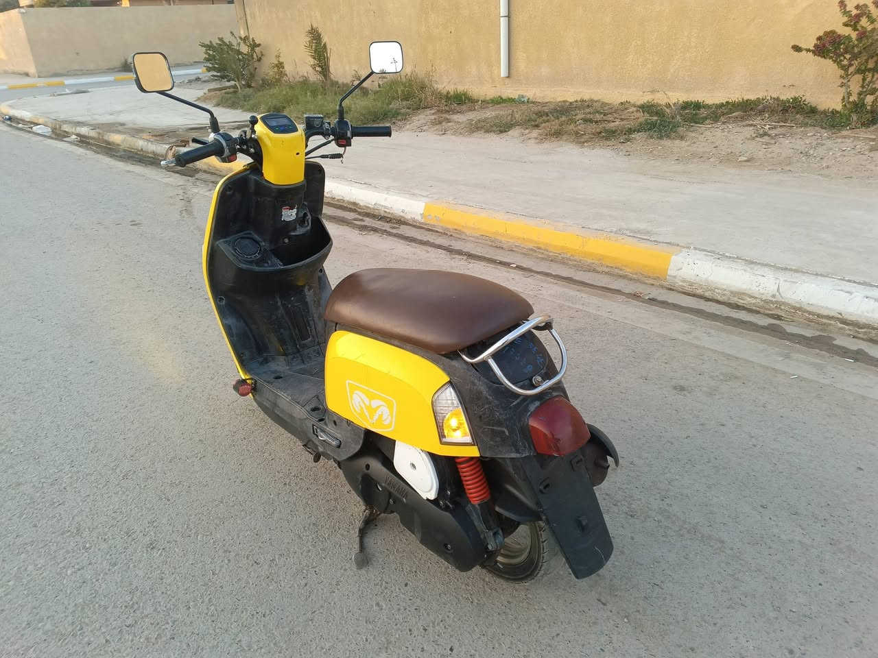 بوليسي موديل 2009 نوزل مكينة مكفوله وعلى فحص مامفتوحه كهربائيات كولهه شغاله زنون لونين كاملة من كول النواحي ترايهه وين متريد رايدهة 750الف وبيهه حك الجية مكاني ديالى الشراي يتصل ***********
