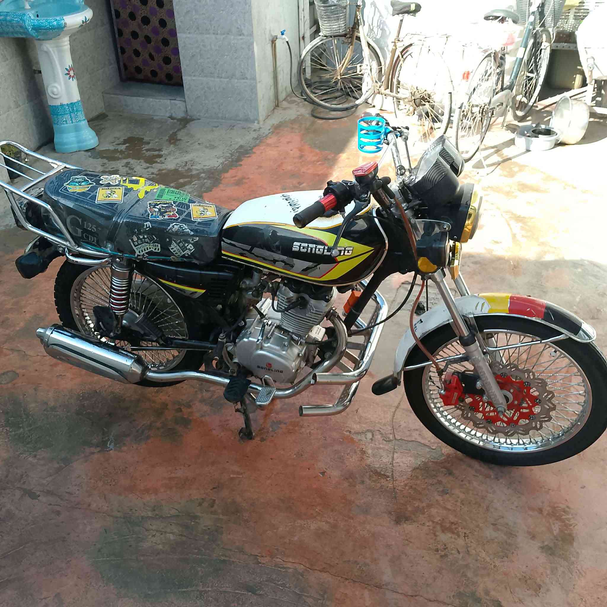 سلام عليكم
تيكر للبيع موديل 24

مكفول من كلشي عنواني تقاطع الوجهيه 
ومراوس حسب القناعه
خاص ما متواجد دامن هذه رقمي ***********
