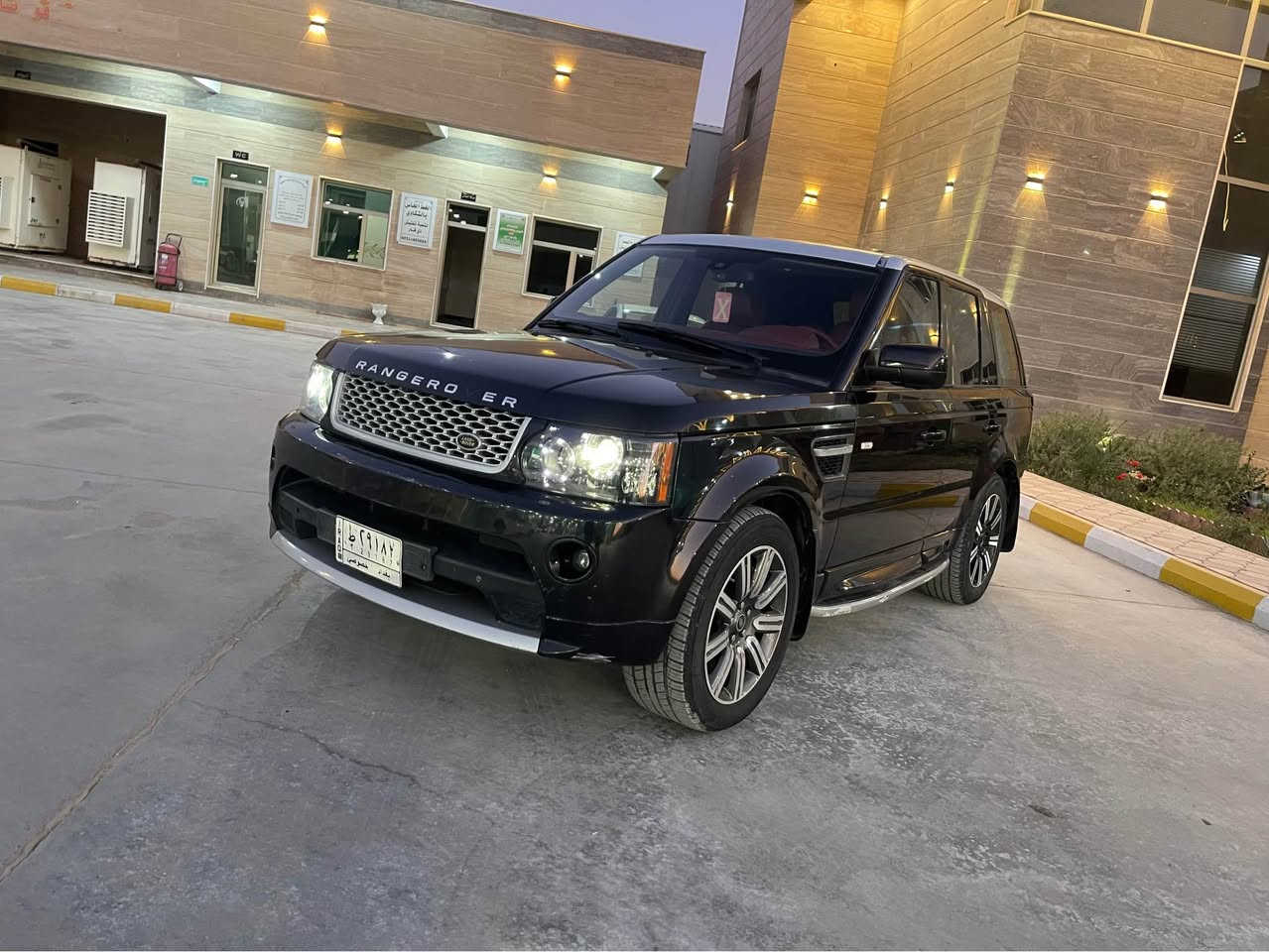 سلام عليكم سياره رانج  موديل ٢٠١٠ كفاله عامه ماعده لبنيد بيه شويه صبغ فول موصفات واحد عله واحد  مكينه  وكير شرط حداديه فتحه شاشه  رقم بغداد سياره مواصفاته اعله فئه بل رانج تحويل ثاني يوم العنوان ناصريه مركز قابل مراوس حسب لقناعه *********** ناصرية, ذي قار
