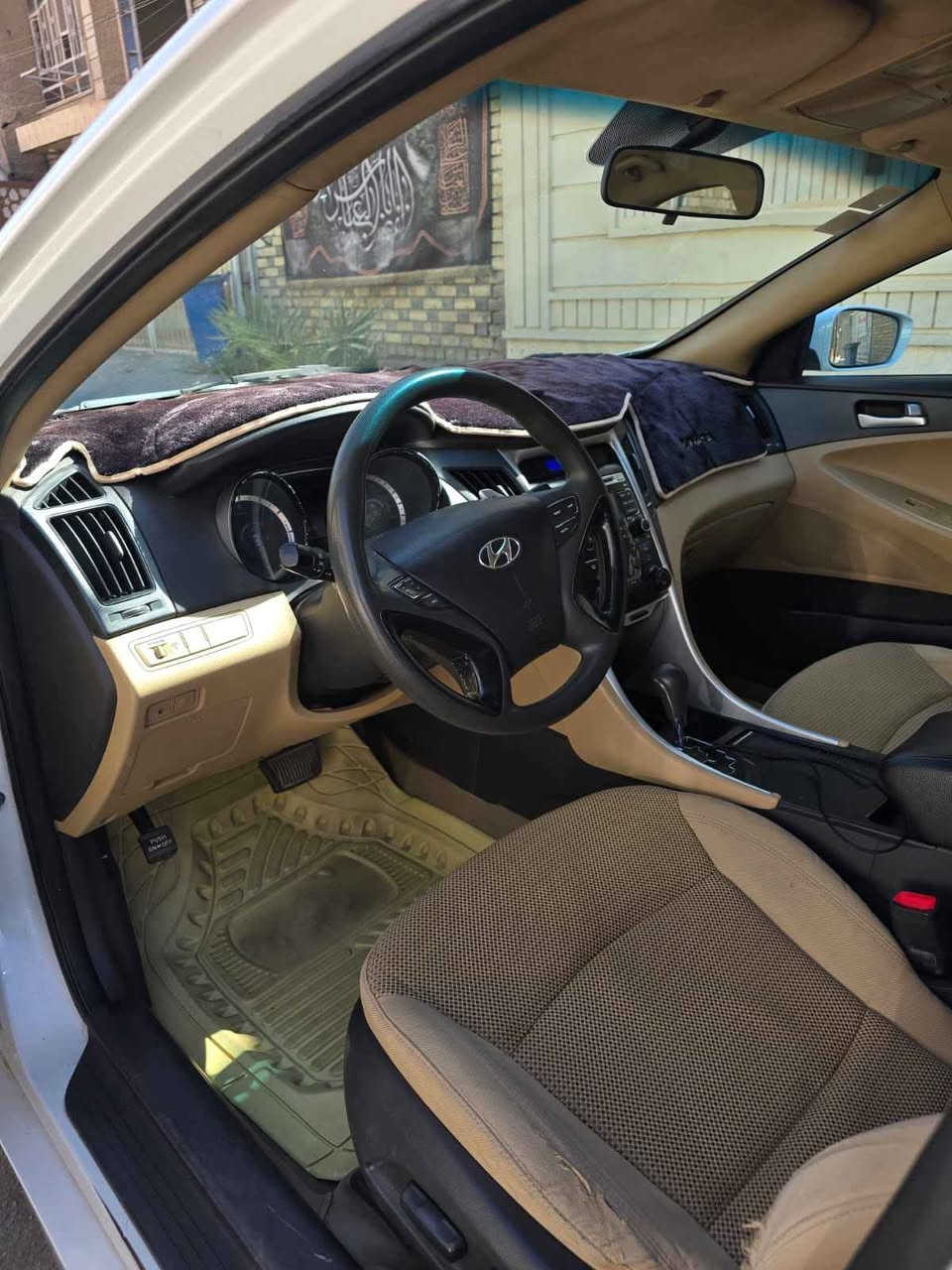 سوناتا خليجي فول عدا الفتحه ***********
محرك 2400 دوش فول مواصفات
كير ومحرك وصدر وتخم تاير جدد مع الضمان
تبريد وكهربائيات كفاله
رقم انكليزي هزة وسنويه جدد
شفتات بالستيرن
حساس خلفي
مري شفط واشاير بالمري
تحكمات جهتين
تبريد قطعتين
سيارة بدون حادث بيهه 3 قطع صبغ ومباوكات

السعر 105 
***********
*********** بغداد, العراق
