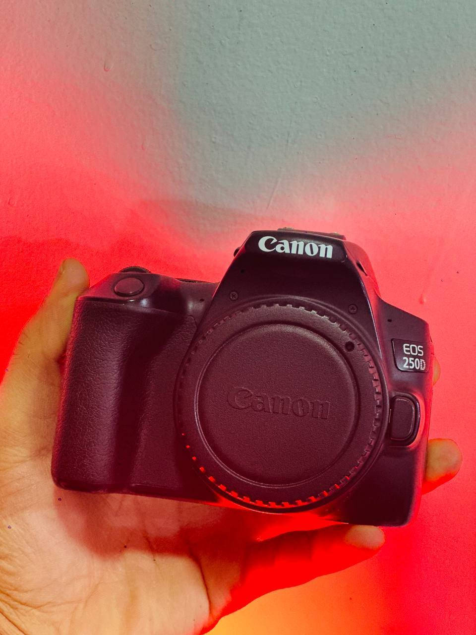 كانون 250d للبيع
نضافه 99% عدسه18-135
دقه 24.3 او تصوير فيديو 4k
وايفاي وبلوتوث 
شاشه لمس قلاب 
شتر 10k/ملحقاته شاحن مزودج 
او 3بطاريات او جنطه زغيره جانبيه 
مكاني كربلاء /السعر550 الف 
واتساب ***********
@الجميع
