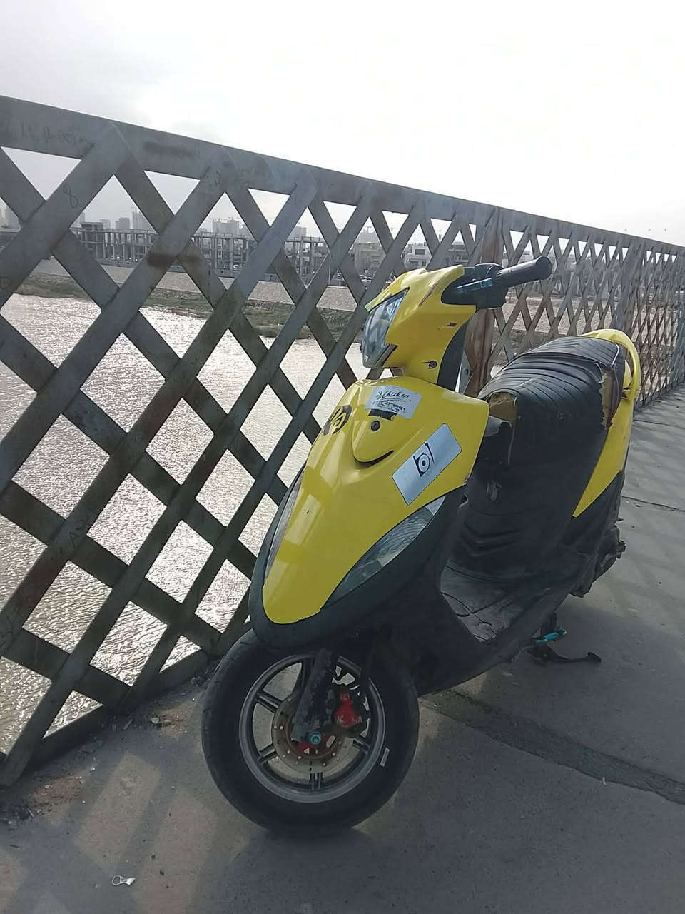 السلام عليكم دراجه ماكس للبيع دراجه مكفوله كفاله عامه دراجه بلاديه خير من الله شلعه معدل  السعر .1200وبيه مجال حك الجيه مكاني بغداد الدورة…..الرقم ***********تواصل وتساب
