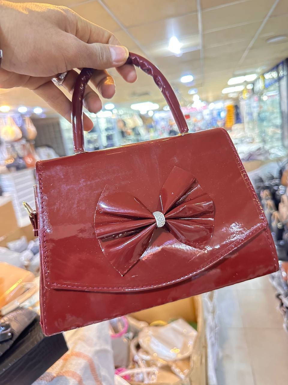 حقائب نسائية كوالتي عالي موديلات تجنن والأسعار مناسبه السعر القطعة 5الاف
السعر الدرزن بس 33 مناسبه شهر رمضان المبارك اساعو بالحجز قبل نفاذ كميه التواصل معنا ع واتساب *********** متوفر توصيل الجميع محافظات العراق بس 5الاف
