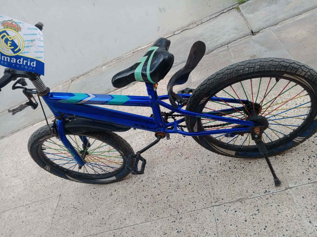 بايسكلدللبيع اخوو الجديد  سعرا ٥٥ وبي مجال جديدمكانه   دوميز مقابل حي سومر شارع المولدات


**إذا كنت صاحب هذا الإعلان وتريد حذفه لأي سبب، رجاءا أرسل رسالة إلى الدعم الفني**