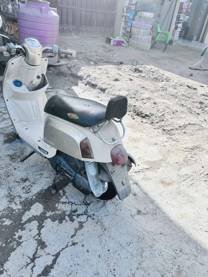 سلام عليكم دراجه 2008 داخل كريمي الكفرات كريمي فاتح دراجه احلا من الصوره تجي وتشوف بعينك ومصارله اهواي نازله من رمبه مكان الدراجه كربلاء طويريج مامتواجد علفيس***********
