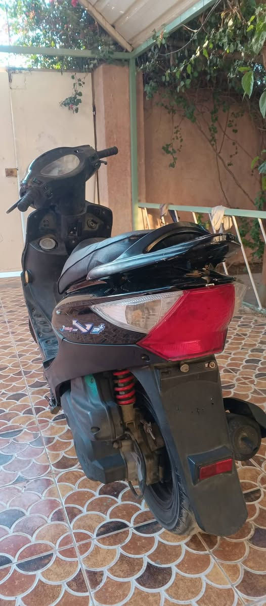 سلام عليكم للبيع دراجه ماكو في تو مدير 2013دراجه مجفته اول تجفيته اله جاهزه مكينه خرسه كهربائيات كله شغاله بيه كسر بل كفر صفح موضح بل صوره سعر 450 مكاني رفاعي رقم ***********
