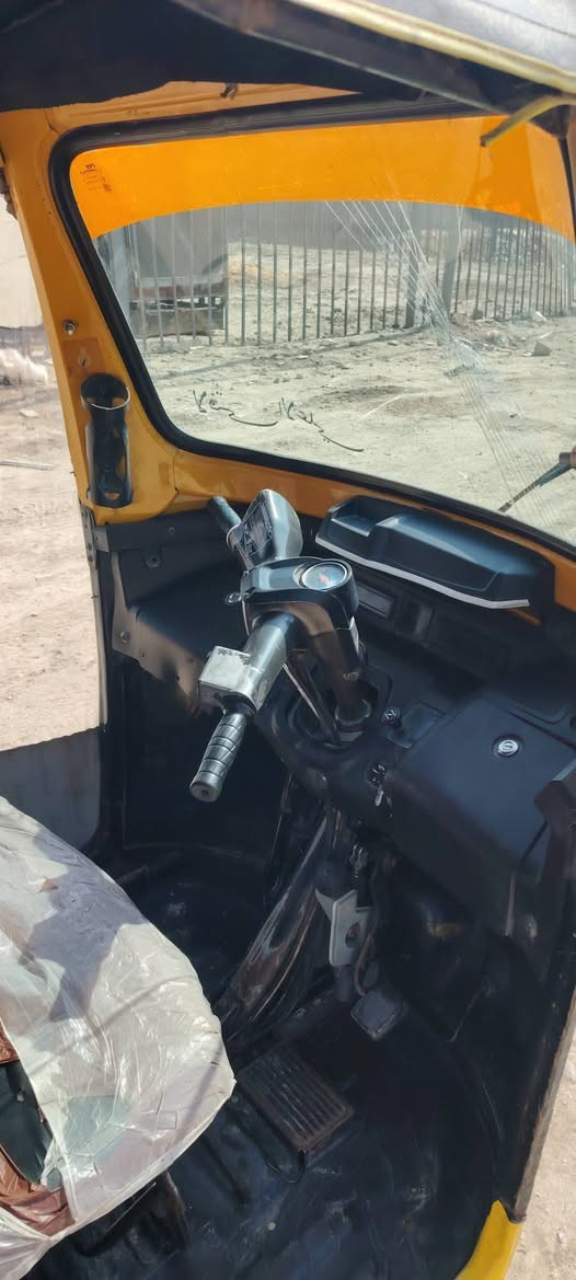 سلام عليكم تكتك تيفيأس موديل ٢٠ كفاله عامه اوراق اوراق ٨ اوراق بيه كامله الرتاج تكتك جاهزه كبل لشارع مكفوله من الضربه ولصبغ ولمعجون مكاني المحموديه دشبول ٢١ رقمي *********** سعر ٤٢٠٠
