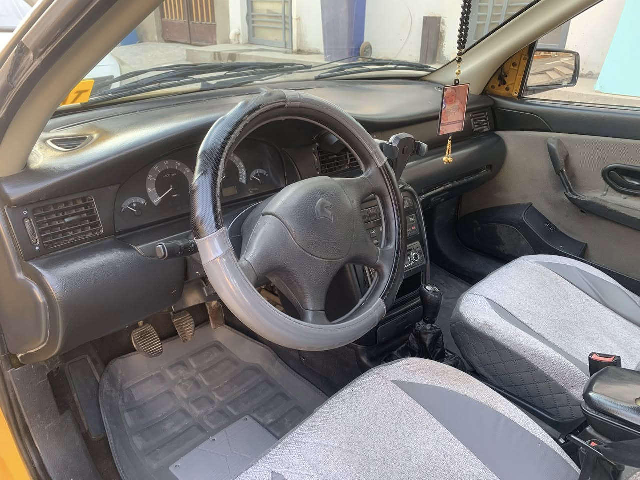 سمند 2010 

محرك و كير كفاله 
حداديه جديده 
صدر كلش نضيف كفاله 
ضربتهه باب خلفي ومعمره ومبدل البنيد بدون حادث 
هيئه و غرامه  مصفره 
شرط التحويل مباشر 
السعر 37 وبيهه مجال 
مكاني بغداد / اسكينه الامين 

***********
