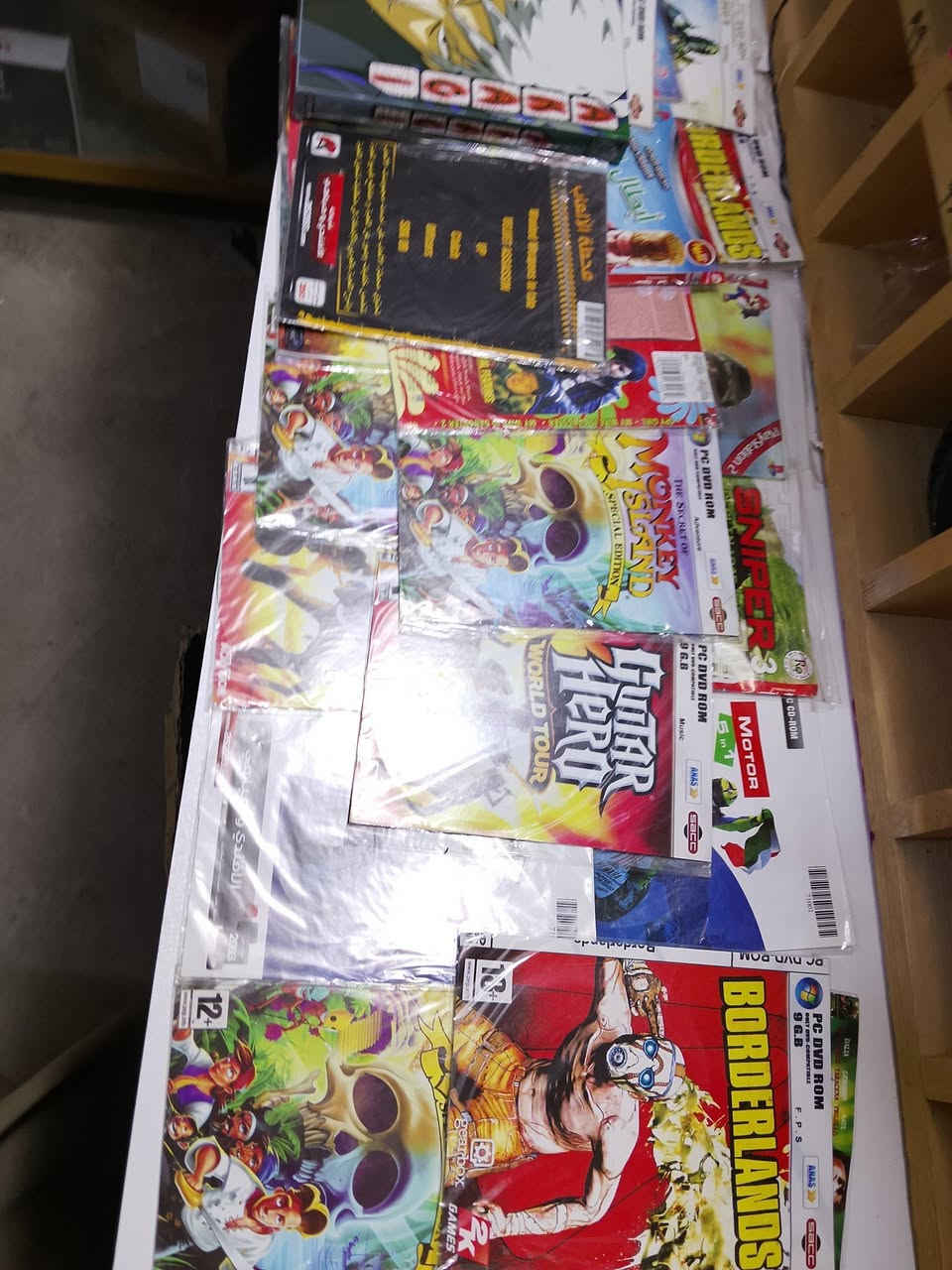 عشرين قرص منوع بلي وان وتو وثري وفور جديد للبيع سعر ٢٥ مع توصيل تصال رقم ***********
