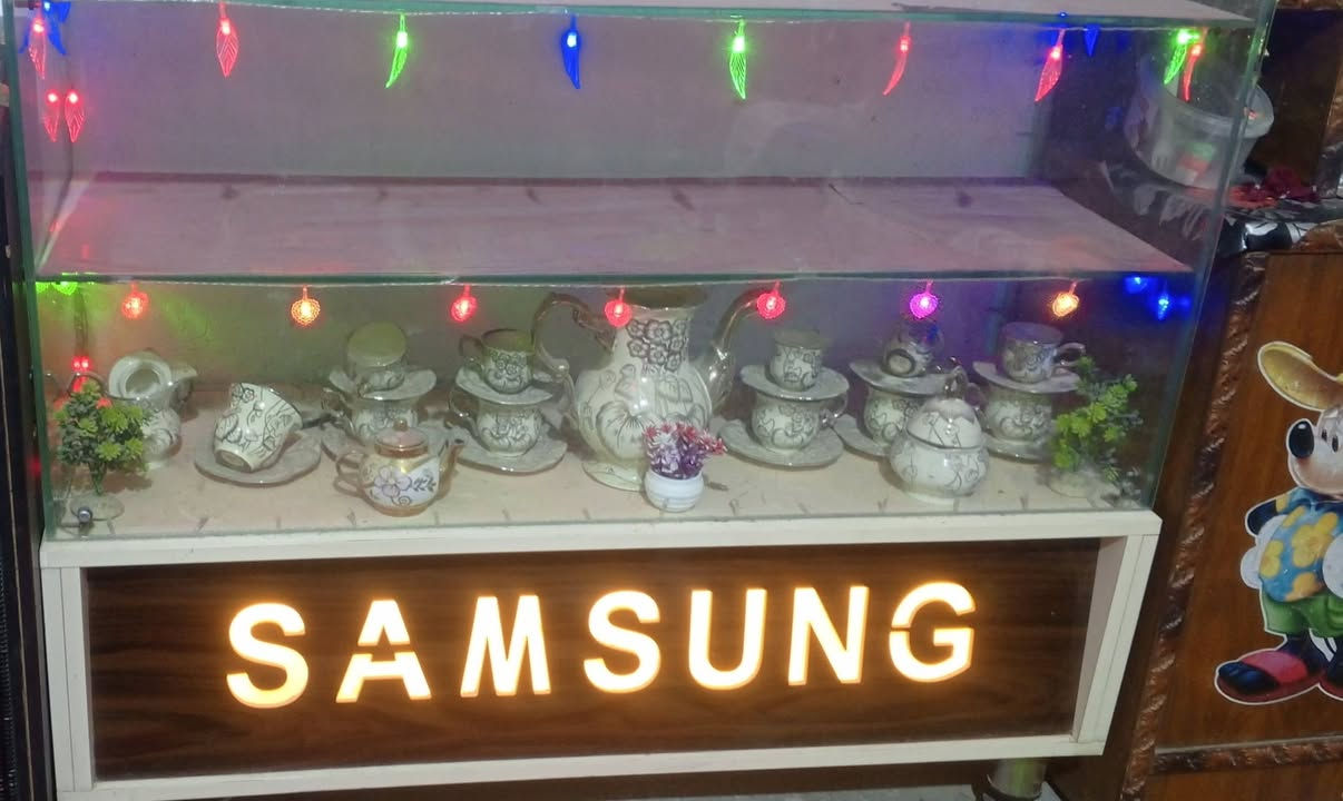 سلام عليكم
باب البيع عرض 4 متر رتفاع 3 ونص 
السعر 350 بي مجال 
جام خانه فلات البيع 
السعر 250 بي مجال 
أتصل ***********
