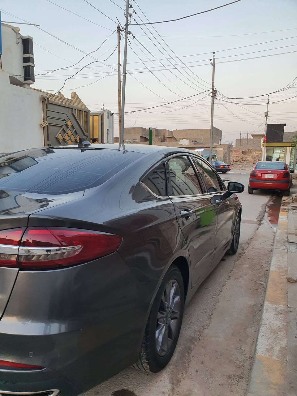 فورد فيوجن موديل 2020 SE رقم اربيل با اسمي تحويل مباشر 
فتحته سقف كير ماوس شفتات رادار امامي وجانبي 
مكينه 2000 تيربو 
فور ويل AWD
تشغيل عن بعد 
كشن مخمل سياره بلاديه كير ومحرك شركه مامفتوح برغي منهم 
حجر بيئه شركه ماشتغل عندي جيك  شركه صور الحادث بل منشور بدون ايرباك بدون دواخل مكفوله من شاصي ولغد راديترات شركه 
بابين بل عراق صفحه سكن كلير اثر شخوط فقط سياره ماناقصها شي 
مكان السياره الانبار فلوجه 
السعر 125 
الاتصال ***********
                                     ***********
