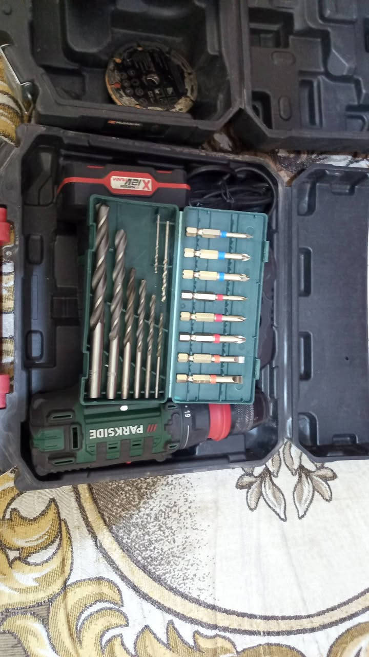 السلام عليكم ورحمه الله وبركاته عندي غراض مستعمله باله ادريل شحن بارك سايد ومعه لبب وبراين /
كوسره شحن نوع بارك سايد معه اقراص للاستفسار ***********

وتساب/ ملاحضه الاسعار الادريل 60 بدون لبب 50 الكوسره سعرها 20
