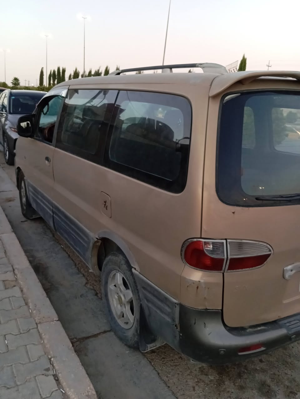 ستار اكس
موديل 2000
تخم تاير
محرك بي تبخير
كير عادي
تبريد شغال قطعتين
باتري جديد
للاستفسار  ***********
