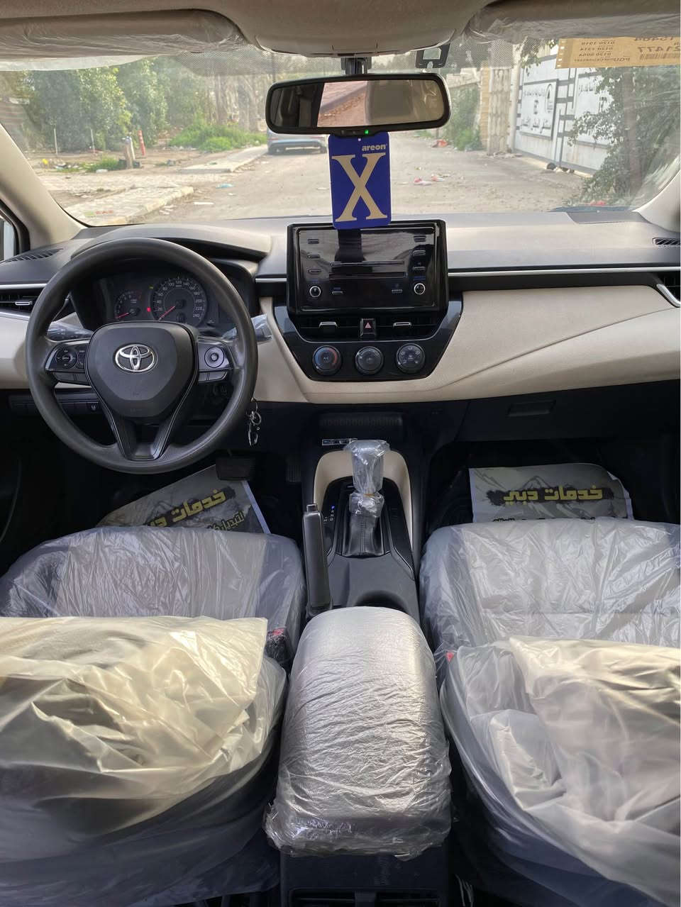 سلام عليكم
كورلا 2020 خليجي بانزين اصلي مكفولة من صبغ بيه بارد 3 مكانات                   وبيه رصعات خفيفه شركة ساز   
رقم اربيل الجديد
باسم عربي موجود بغداد  
مواصفاتها
محرك 2000
منضومة زينون 
حساس امامي خلفي 
بروجكتر 
تحكمات ستيرن جهتين
كاميرا 
تبريد قطعتين 
ايرباك
نظامين قيادة sport و normal
نظام Eco لتقليل صرف البنزين 
مداخل ABS عدد 4 
ملاحظة 
السعر 150 وبيه  مجال بسيط
مكاني بغداد حي العامل  
الرقم *********** بغداد, العراق
