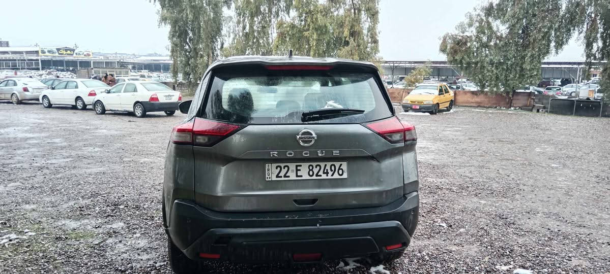 نيسان روج  awd sv  للبيع 🚗
الموديل:2021
 المواصفات: فئة  awd SV
 المحرك: 4 سلندر
كير محرك شرط مامفتوح 
 ناقل الحركة: اوتوماتيك 
الوقود: بنزين الم نشأ:  / أمريكي )
       الون  نفطي
رقم سنويه جديد
رقم اربيل

 الممشى: 120.000  الف مايل ماشي
ضرر 4 قطع صبغ بدون دواخل
 
 • تشغيل بصمة
 • دخول ذكي اربع ابواب
 • كاميرا خلفية كاميرا محيطية 360
 • حساسات
 • تحكم طارئ
 • مثبت سرعه 
 • اوتو هولد بصمة
 • شاشة كبيرة
 • فتحة تكييف خلفية
:  ( السياره بسمي اني الشرعي
السعر. 165 بيها مجال
مكان السيارة اربيل خبات
***********    كورك واتساب
***********       اسيا الحمدانية, نينوى
