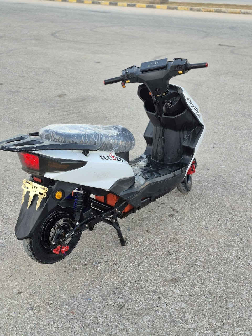 السلام عليكم دراجة سكنز شحن موديل2025 لون ابيض سرعة85 حقيقي شرط الدراجة5 بطاريات دبل 32 امبير بطاريات مشروطات وعل فحص شرط دبلات غاز دسكات دهن
كهربائيات الدراجة كلهة شغالة اشاير هورن نمر 4 شغالات عقل بلادي للبيع فقط السعر575 وبيها مجال شراي تعال خاص للاستفسار *********** النجف, العراق
