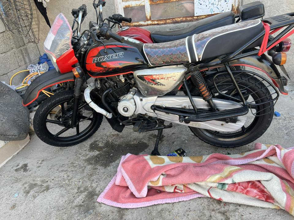 دراجة بوكسر مديل 21 
رقم إنكليز بصره العنوان الدير النشرة 
السعر مليونين 
رقم الهاتف ***********
