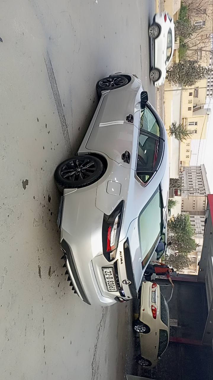 نیسان ئاڵتیما 2016
مواسەفات s کراوەتە sr
ڕەقەم هەولێر ڕەقەم سەنەوی نوێیە
سبوغ سێ پارچەی بۆیاغە بێ ناوگرتن
دوو جاملغی پێشەوە بۆنیت
فول سپۆرت کراوە کامل زینۆن شغال
گێرو مەکینە تەقەوڕەقەی بەشەرت
سوکان سیستەم کراوەیتەوە
تایەو ویل نوی سپۆرت 
سعری 113 مەجال 
شوێن هەولێر هەفالان 
*********** أربيل, العراق
