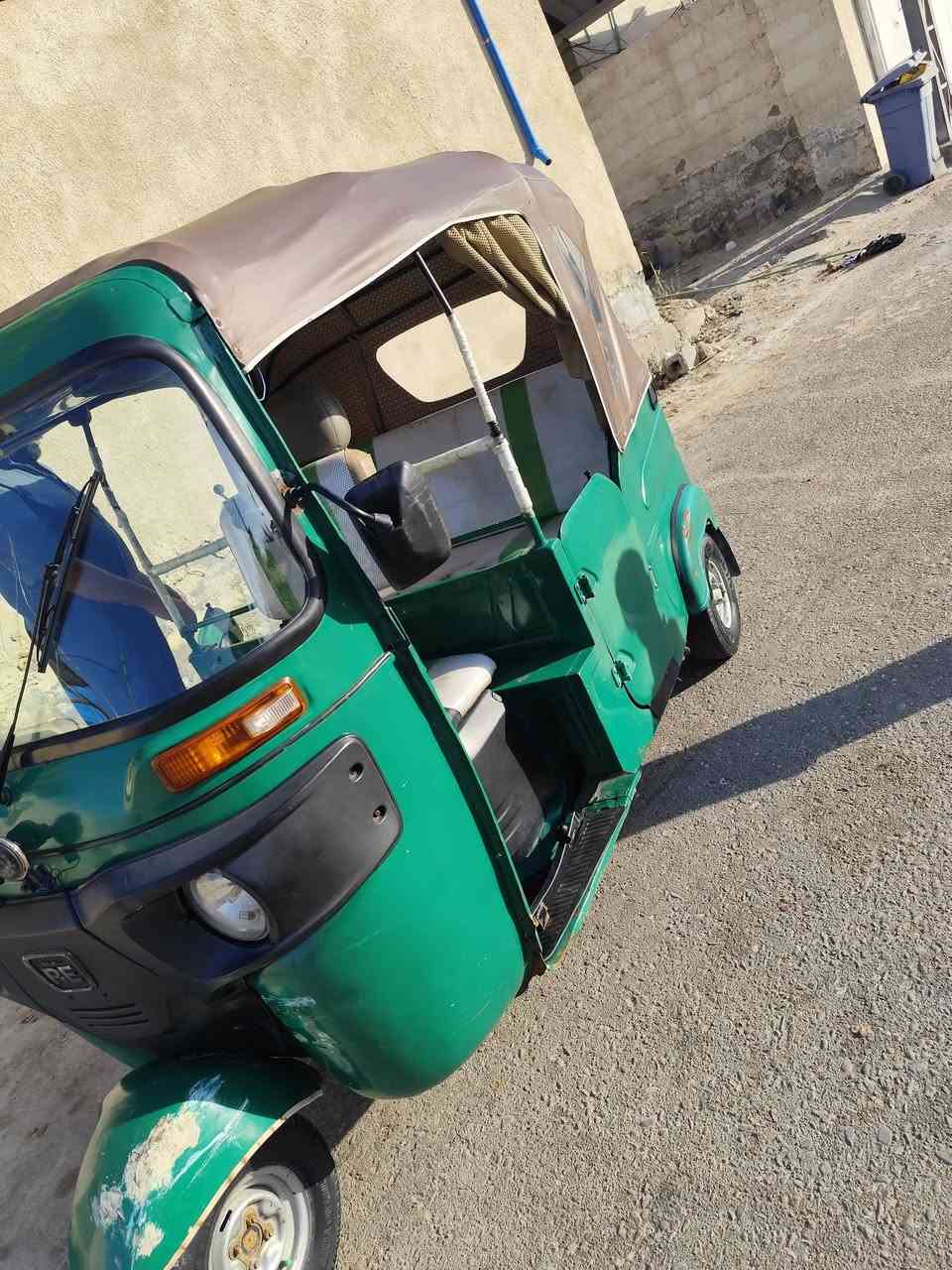 السلام عليكم تكتك للبيع مديل 21 مصبوغه عام سعرهه 5ونص مكاني كرمه علي الاتصال ***********
