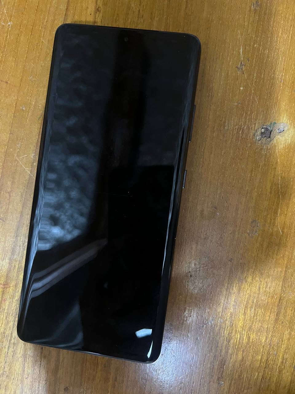 إس ألترا ٢١ ذاكره 128 جهاز نظيف شخط مابيه 
فقط بيه فطر شعرايه ومماثر عله لمس 
الأمريكي تك سيمكرات 
السعر 270 بيه مجال بسيط 
مكان. بغداد  ***********
