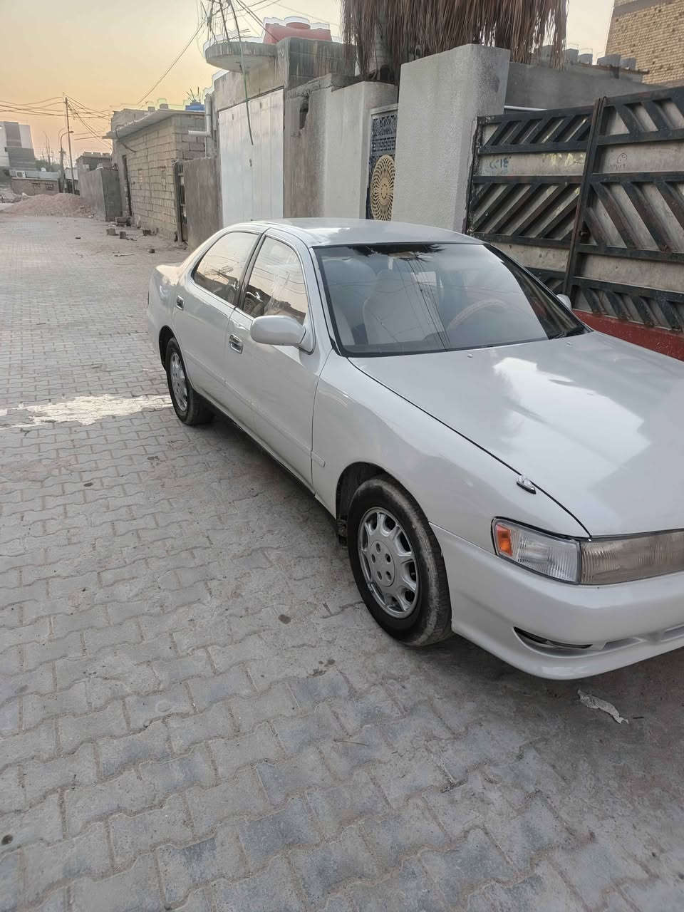 كرستا نفخ مديل ١٩٩٣مكفولة من كص ونقل سيارة مصبوغة عام سيارة نصبتها كلش حلوة  مكينة بيها ضعف سعرها ٤٣وبيها مجال قليل *********** البصرة, العراق
