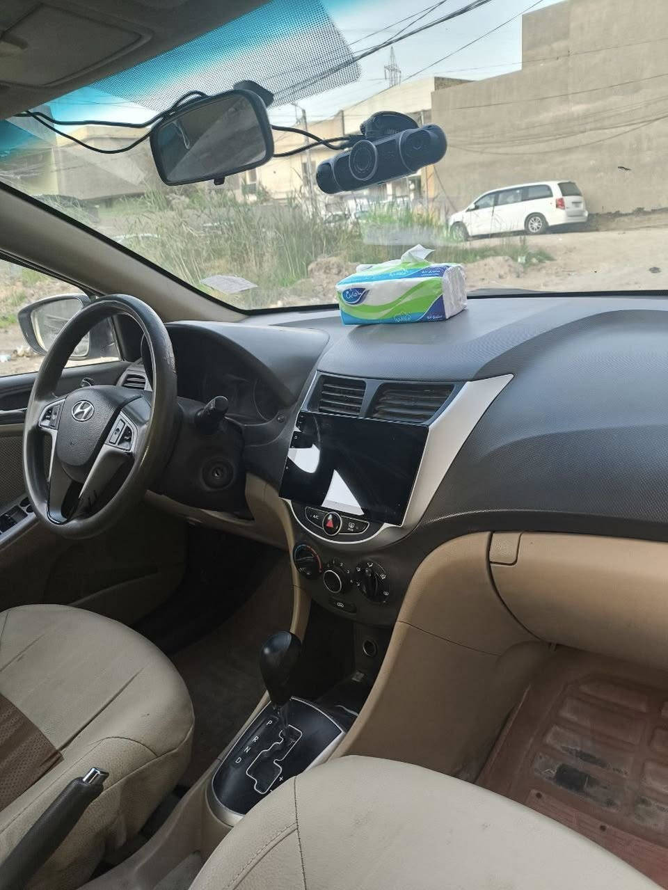 السلام عليكم
للبيع اكسنت موديل 15 
خليجي بلو فول مواصفات رقم بابل باسمي 
مكينة 1600 دوش قطرتين 
كير AT
غرفة نظيفة جديدة
فتحة سقف 
شاشة 
كامرة دوارة 
حساسات 
خمسة ويل كب 
عدة صندوق كاملة 
كير ومكينة مكفولات 
سيارة نظيفة شوفة العين + السونار مرفق وي الصور
ملاحظة اخوان / باب السائق بلادية ممبدلة فقط براغي الباب مضبوبة اكفلها الك.
السعر 108 وبيها مجال للاستفسار اكثر اتصل وبيك خير وتدلل 
***********
