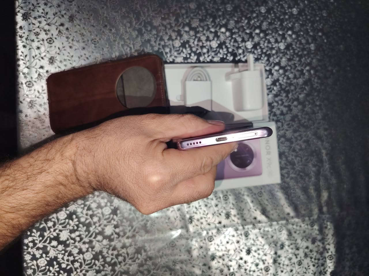 هونر x9c
ذاكره ٢٥٦
عشوائية 12+12
جهاز مستخدم قليل جداً 
ملحقاته كاملة والأصلية
لتواصل على الرقم *********** واتساب
آو خاص على المازنجر
