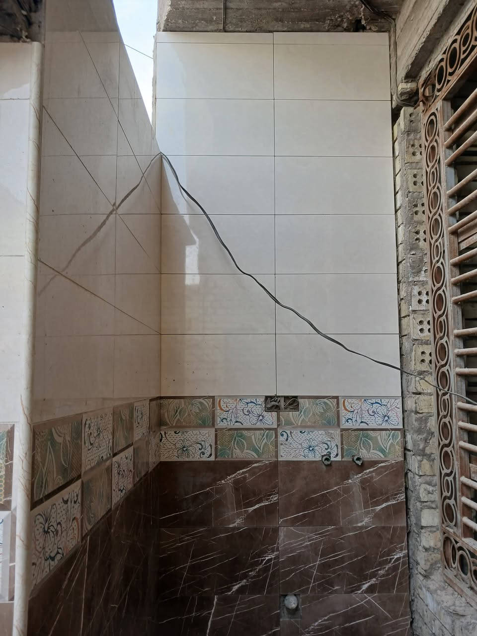 خلفه سيراميك بورسلين مرمر كاشي درجه اولى  ملتزم بالمواعيد بغداد***********
