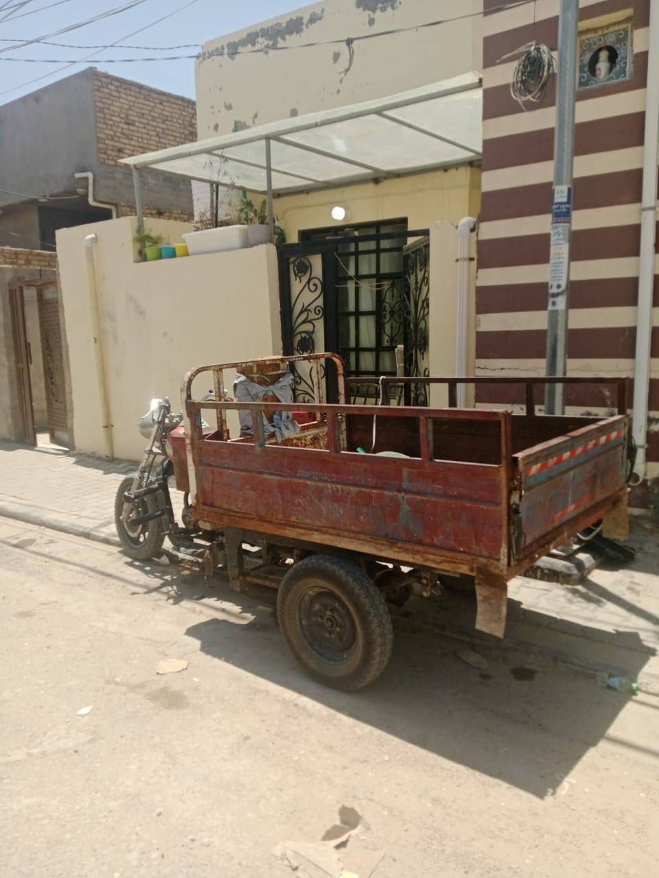 للبيع مكانها نجف
مكاني نجف 
للاستفسار والتواصل مراسلة الرقم واتساب 

***********
