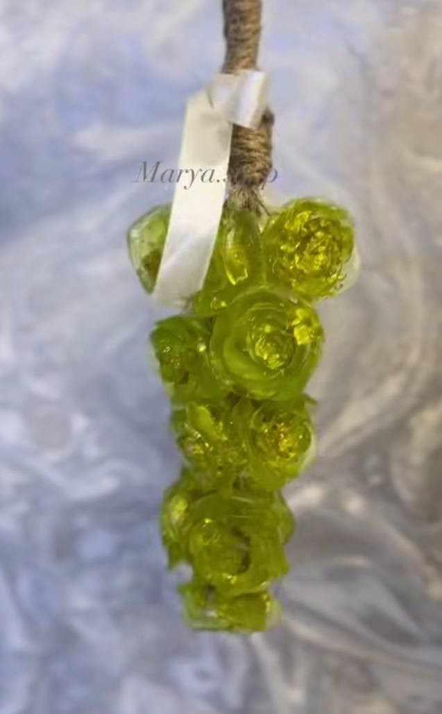 💙
✨🍇 صابون العنب الطبيعي 🍇✨
دللي بشرتك مع لمسة من الطبيعة 💜
صابون عنقود العنب المصنوع يدويًا بعناية ليمنحك:
✔️ ترطيب عميق
✔️ نعومة وانتعاش
✔️ رائحة منعشة تدوم

🌿 100% طبيعي – لأن بشرتك تستحق الأفضل 🌿
#
#جمالك ـ يستاهل ـ الاحسن #  
سعر فقط 8


**إذا كنت صاحب هذا الإعلان وتريد حذفه لأي سبب، رجاءا أرسل رسالة إلى الدعم الفني**