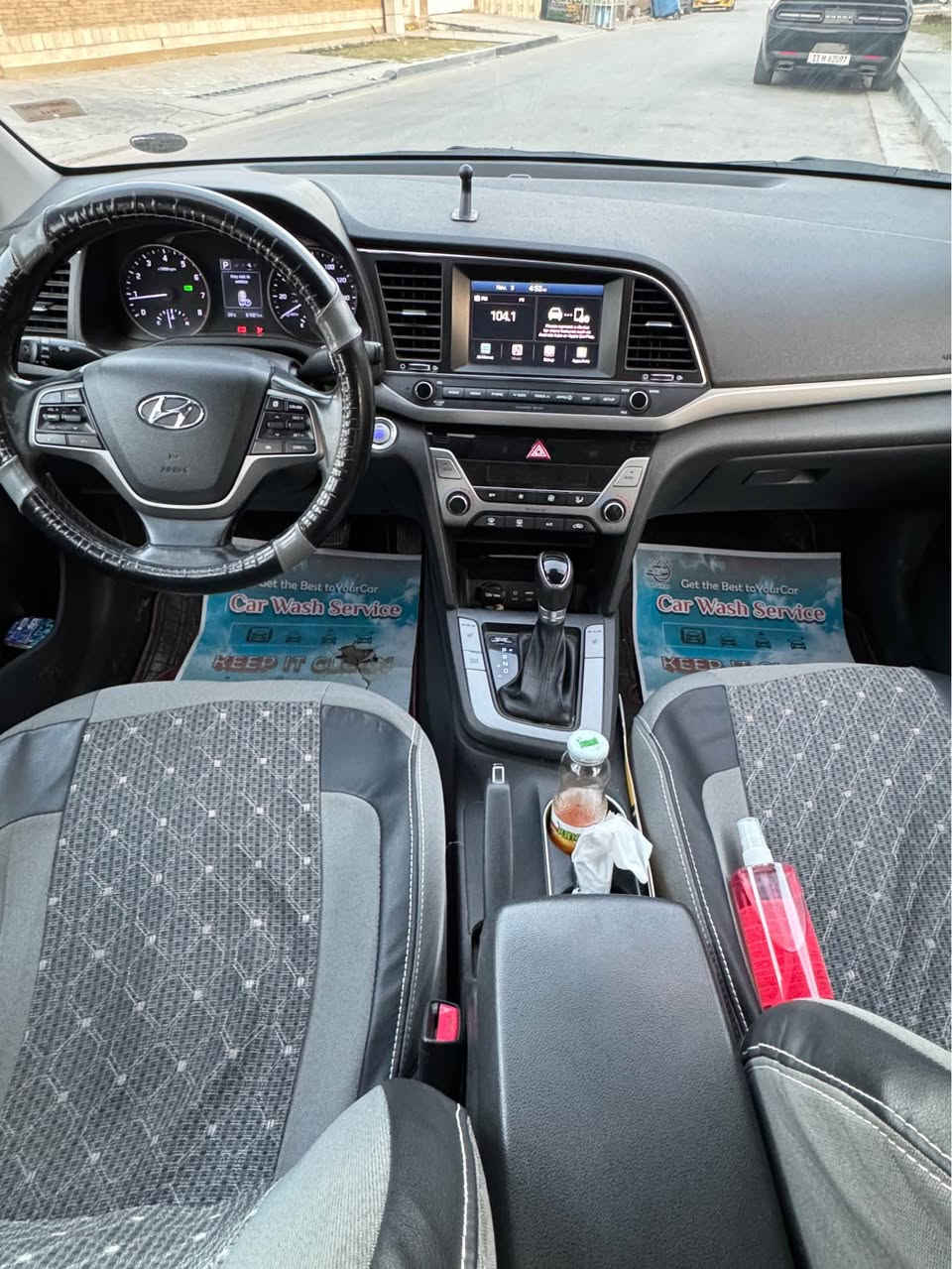 سلام عليكم 
السعر :115$
النترا 2018 لمتد فول 1/1 ماشيه 60 الف ميل حادث خلفي بجم كبس بدون ايرباك 
مكان السياره بغداد زيونه 
للتواصل: *********** بغداد, العراق
