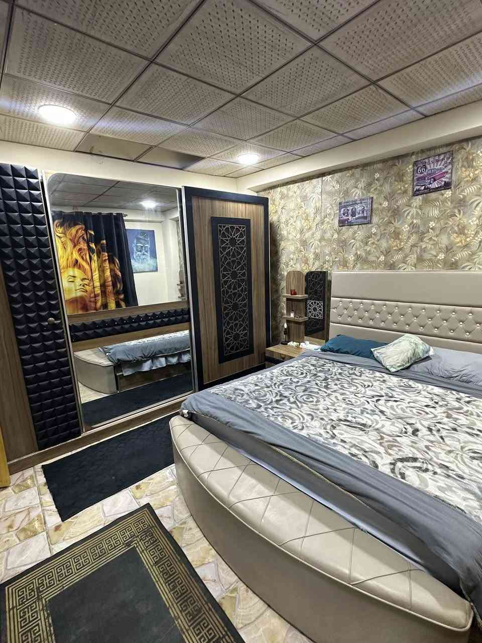 السلام عليكم
غرفة للبيع العنوان كرادة 
***********
