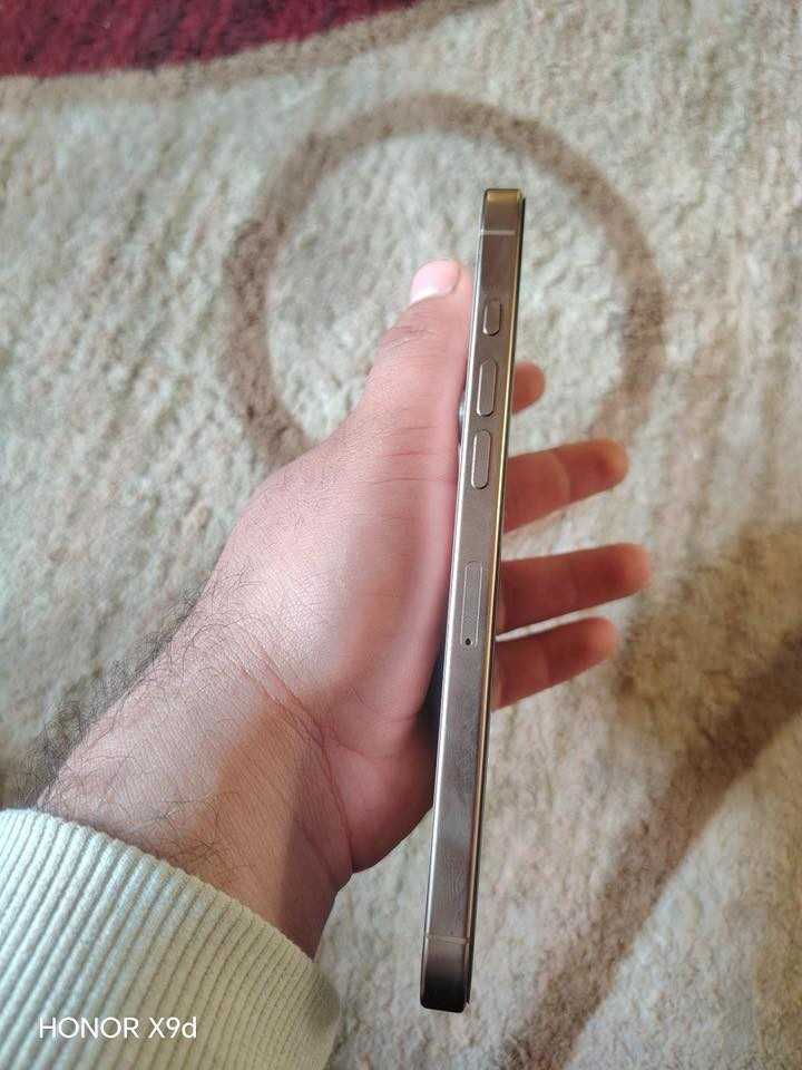 16 برو ماكس شرق اوسط بطارية 98 بعده داخل ضمان كامل ملحقاته ذاكرة 256 تك شريحة تواصل ع هذا رقم واتس  ***********
