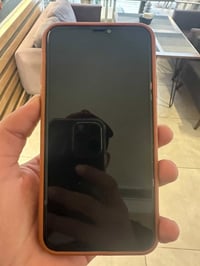 آيفون ١١ برو ماكس • بطارية٩٥٪ • شخط واحد