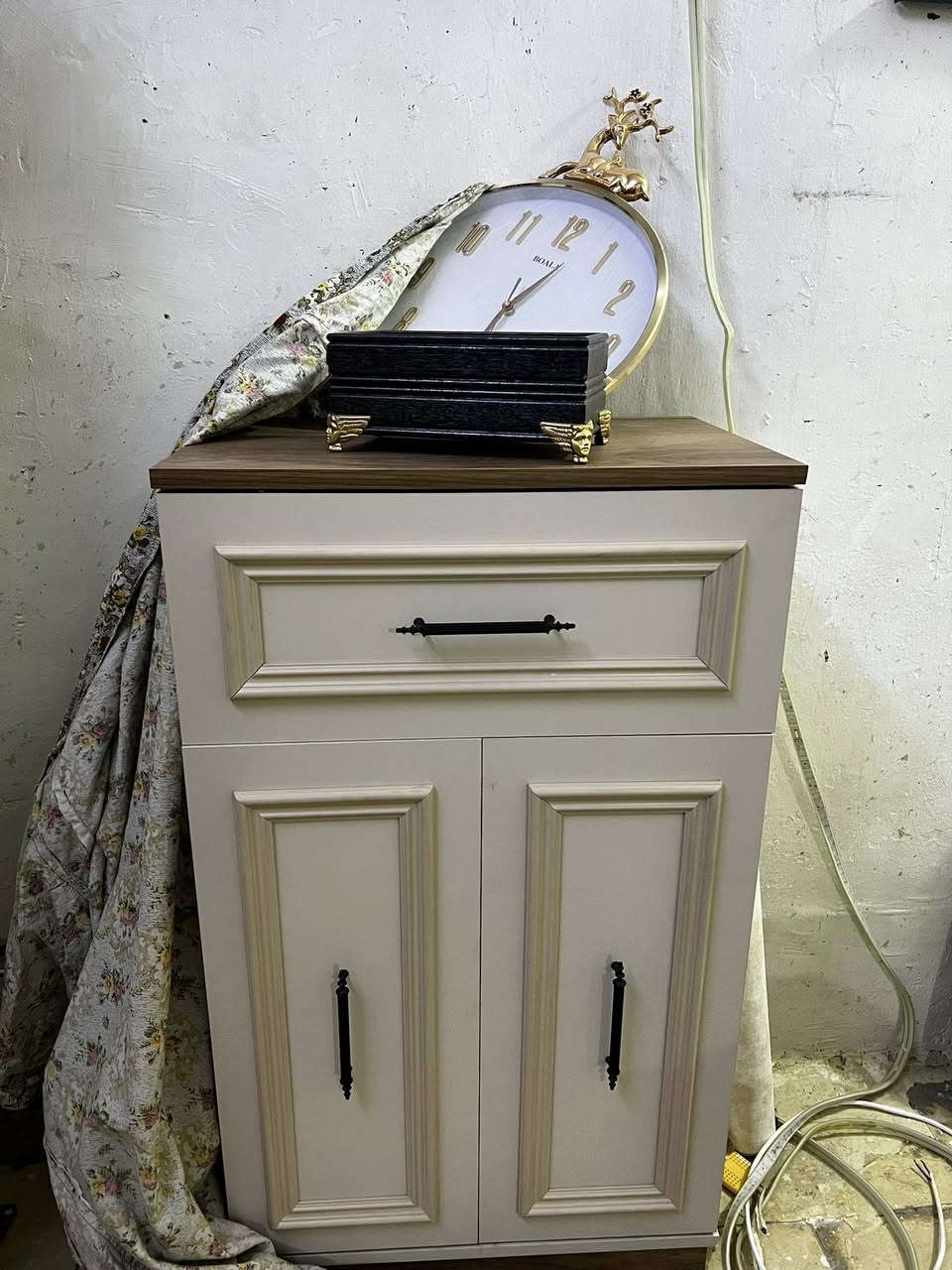 غرفه تركيه جديده للبيع 
بسعر مليون و500 الف وبيه مجال بسعر 
للاستفسار الاتصال ع هذا الرقم 

***********
