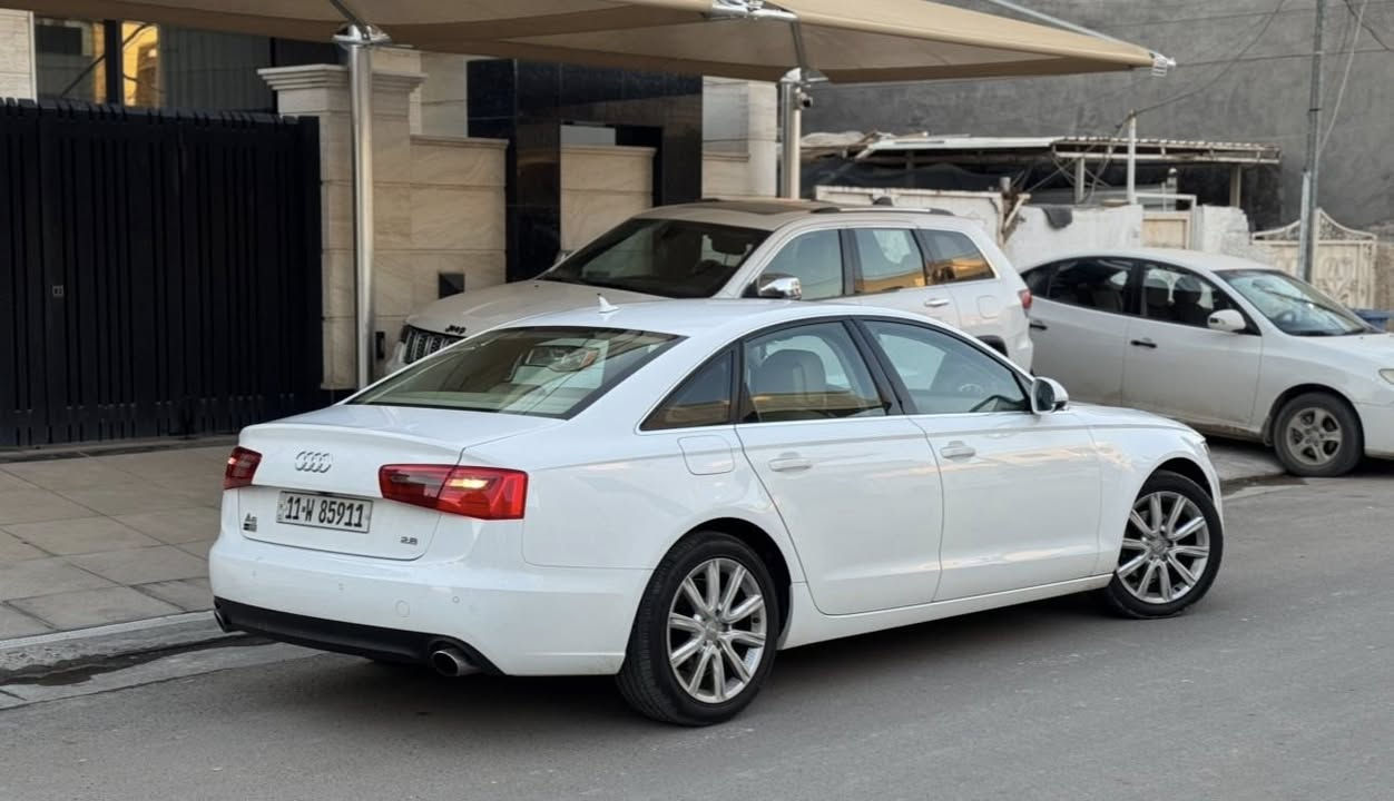 للمراوس فقط♥️
اودي A6 2013 خليجي 
كفاله عامه عدا بابتين رش فقط فقط

شاشه قلاب 
مري قلاب اوتو 
كير تحكم سبورت
كشنات خزن ميموري
كشنات كهرباء 
ثلاجه بالجكمجه 
تبريد 3 قطع 
سماعات sp audio
عدسات زينون ليزر 9 عدسات 
لايتات متحركه مع الستيرن 
حساسات امامي خلفي مع كامره 
محرك 2.8 تنفس طبيعي 
غرفه جلد وكنتاره 
تحكم تبريد جهتين منفصل 
سلايد روف اوتو 
 ماسحات اوتو مع السرعه وقوه المطر
5 بصمات وجنطه بصمه 
مرايه وسطيه وجانبيه تضليل اوتو 
تحكمات ستيرن 
مثبت سرعه ذكي 
بريكات برمبو

مكاني حي الخضراء 
***********
