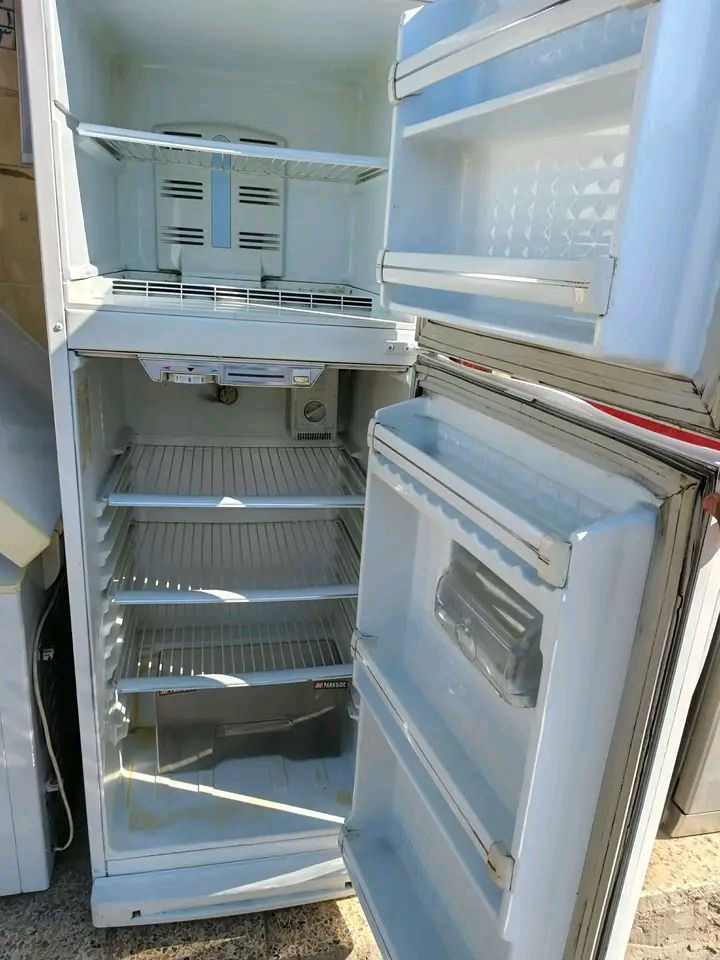 ثلاجه للبيع كلش نظيفه اي خيسان مابيها وضعية الشركه شرط تبريد بيها ضمان اسبوع الحجم 18قدم السعر 120


**إذا كنت صاحب هذا الإعلان وتريد حذفه لأي سبب، رجاءا أرسل رسالة إلى الدعم الفني**