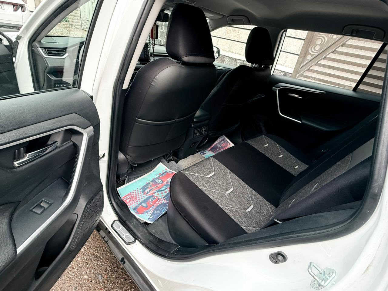 راف فور 21
امريكي هابير
كشن كهرباء

كشنات هيتر
رادار

ابواب بصمات
نقطه عمياء جانبيه

كامره
بصمه 
تحديد مسار
سياره بيها 4 قطع
جاملغين الامامي
وبنيد
وباب عكس السايق

حادثها حفيف جدا جانبي
تخم تاير سياره جاهزه جديده
السعر 195 وبيها مجال 
رقم صاحب السياره 
***********
