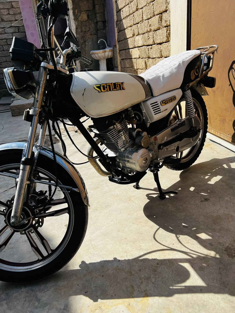 سيفان 2022دراجه نضيفه مابيها اي عيب كهربائيات كلها شغاله مستعجل عالبيع وتفاصيل عالوتساب ***********
