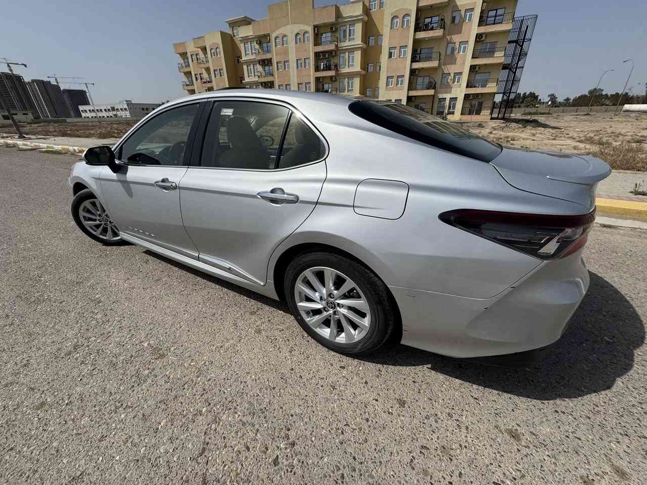 السلام عليكم
للبيع كامري  
موديل 22 
فىة GLE X
وكالة خليجيه ( عبدالطيف جميل ) 
جايه فوول مواصفات 
اخوان السياره فول من حساس التاير لفتحت القماره 
داخل اوف وايت 
سبير بعده ع وضع الشركه
محرك 2500cc تنفس طبيعي طبعا 
حساسات كامره 
شاشه وسطيه برده خليفه 
كشنات كهرباء 
السياره ماشيه 48 كيلوو
وباقي مواصفات الكامري المعروفه 
اخوان السياره بيه رصعه بالجاملغ الخلفي الايمن 
وبيه شكم شخط بالدعاميه للامانه
السعر ب230 ورقه وبيه مجال حك الجيه
مكان السياره بغداد ورقم بغداد
تحويل مباشر ثاني يوم
واي استفسار اني حاضر

***********

***********
( محمد الصعب )
