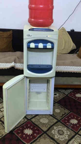 براد الكوثر حجم ضخم ٣ خطوط حار بارد طبيعي ثلاجه فريز تجميد نضيف كلش اخو جديد حار يغلي برودتاااا  ثلللللج السعر ٦٥ الف مكان تاجي توصيل موجود   ***********
