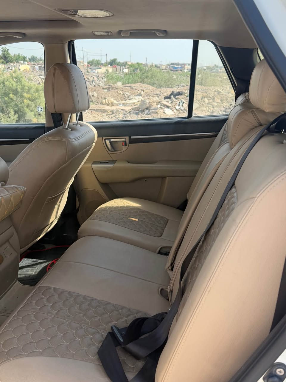 السلام عليكم سنتافيا موديل ٢٠١٢ رقم بصره حره باسمي سياره خليجيه فول مواصفات للاخير سياره جاهزه كير مكينه تبريد حداده تخم تاير السياره بيه باب صبغ وجاملغات خلفيه بدون اي ضربه سياره جاهزه مجهزه مكينه ٤ سلندر 

السعر ١٢٤ 
*********** Singapore
