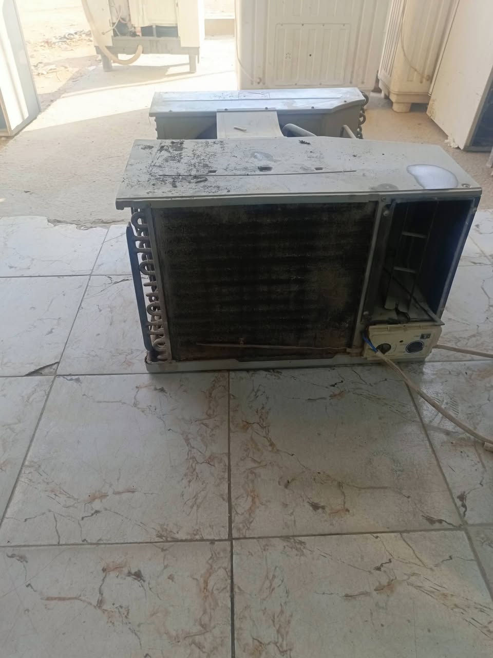 قرب حديقه الدب بيع ثلاجات وغسالات ومكيف ***********
